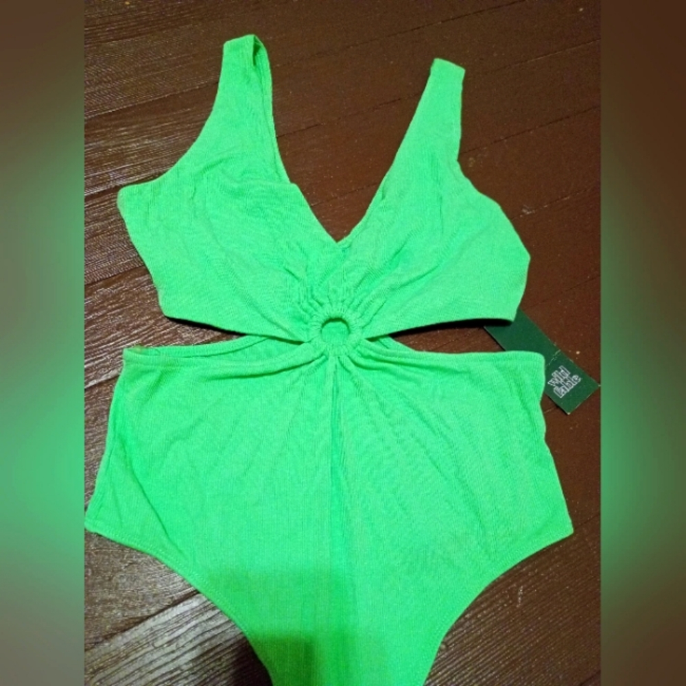 Wild Fable green cut out body thong suit szL NWT